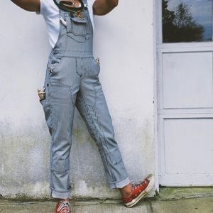 DOVETAIL WORKWEAR Freshley Overall in Indigo Stripe Denim sz 6 gently used